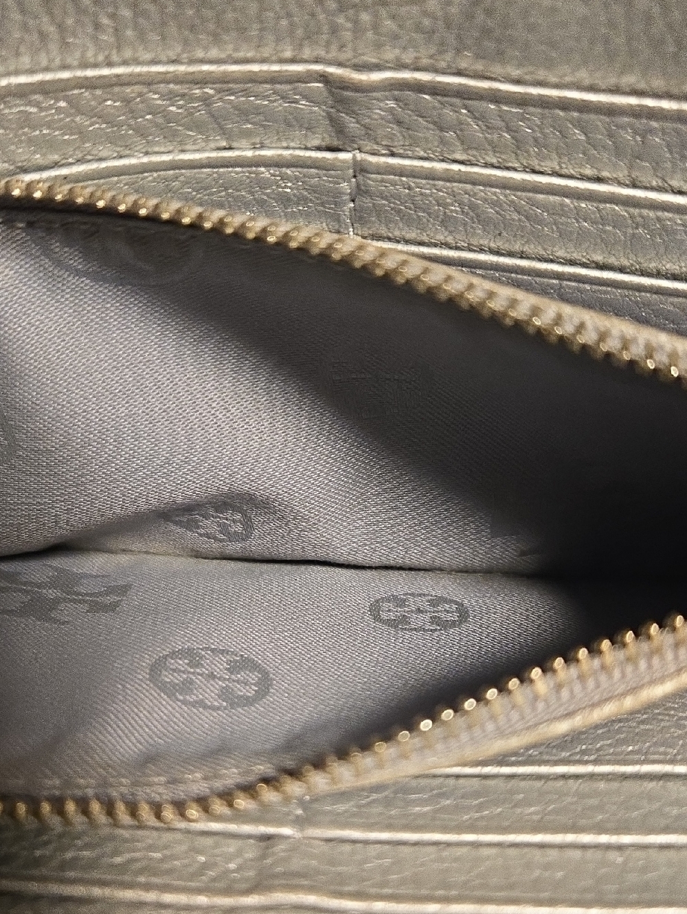Tory Burch Metallic Silver Zip-Around Wallet - Picture 4 of 9